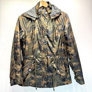 Camo Windbreaker with Zip Off Hood Zip and Snap Front Snobbish Collection Large